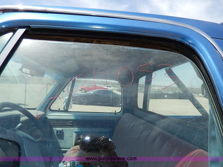 image for item H2607 1986 Dodge D150