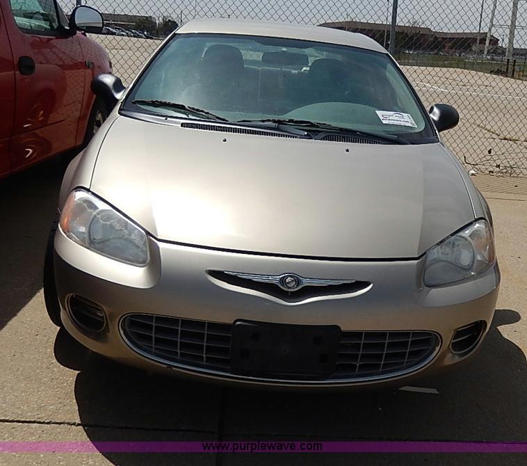 image for item H2609 2002 Chrysler Sebring LX