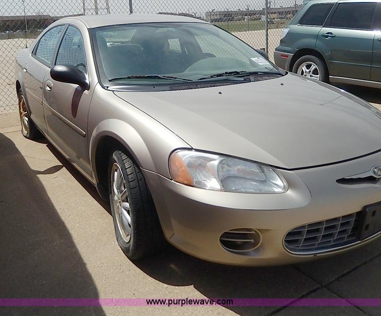 image for item H2609 2002 Chrysler Sebring LX