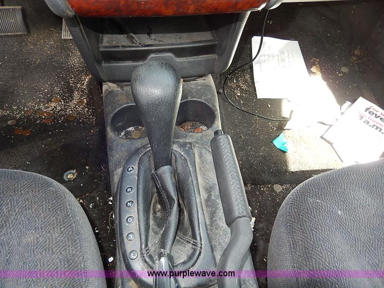 image for item H2609 2002 Chrysler Sebring LX