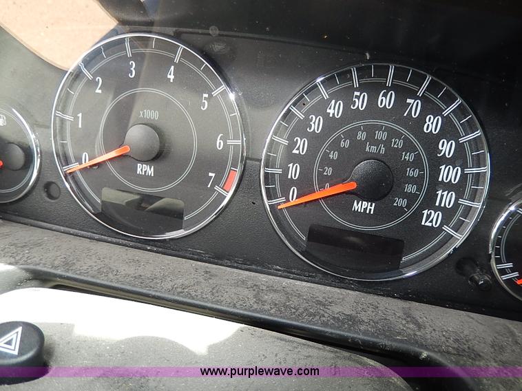 image for item H2609 2002 Chrysler Sebring LX