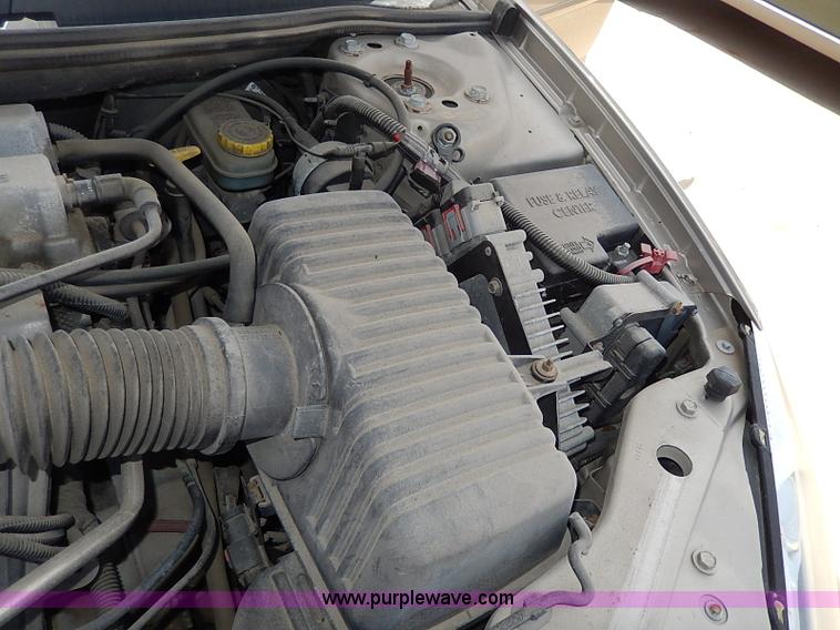 image for item H2609 2002 Chrysler Sebring LX