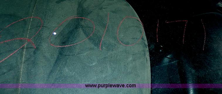 image for item H2609 2002 Chrysler Sebring LX