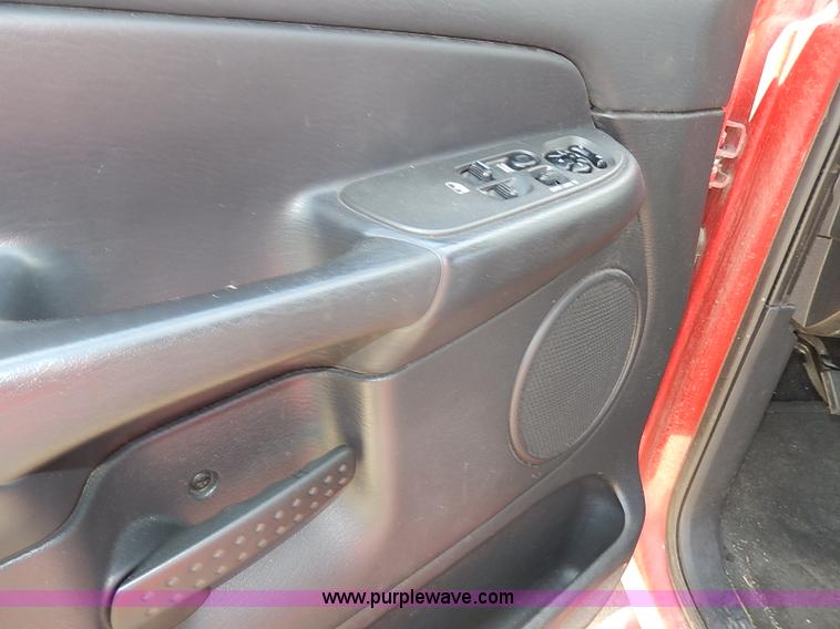 image for item H2610 2002 Dodge Ram 1500 SLT