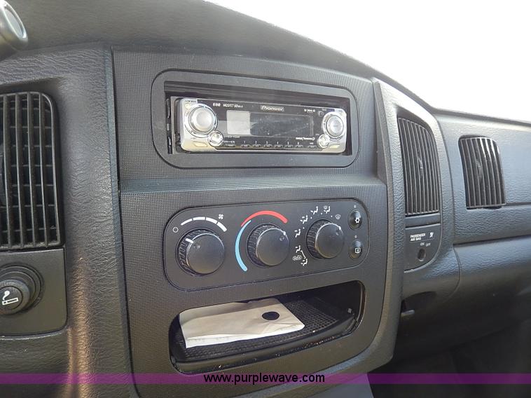 image for item H2610 2002 Dodge Ram 1500 SLT