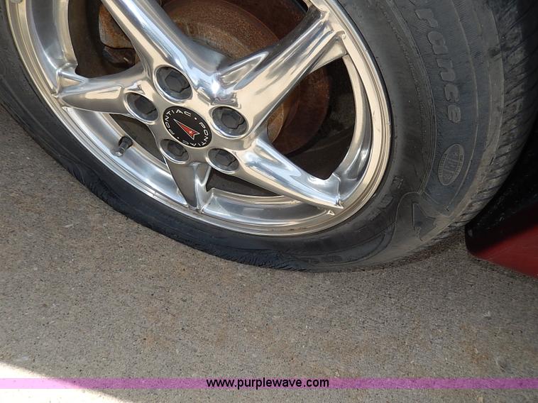 image for item H2611 2001 Pontiac Grand Prix GT