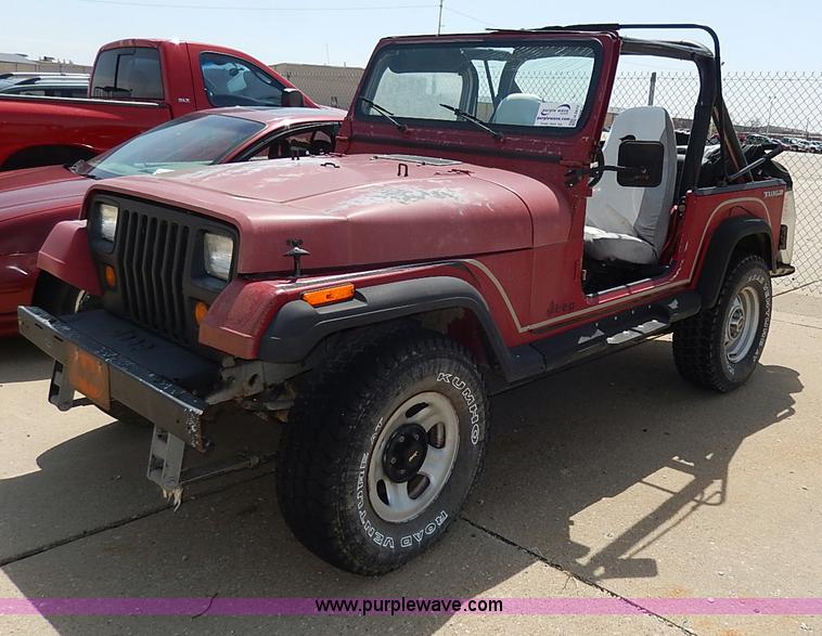 image for item H2612 1987 Jeep Wrangler