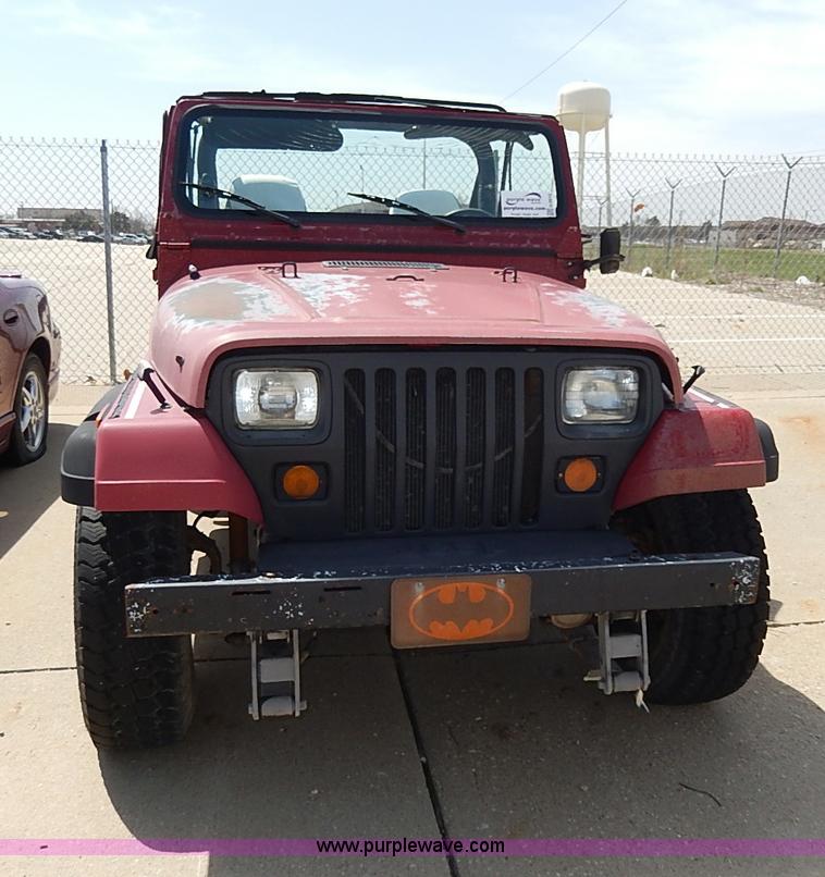 image for item H2612 1987 Jeep Wrangler