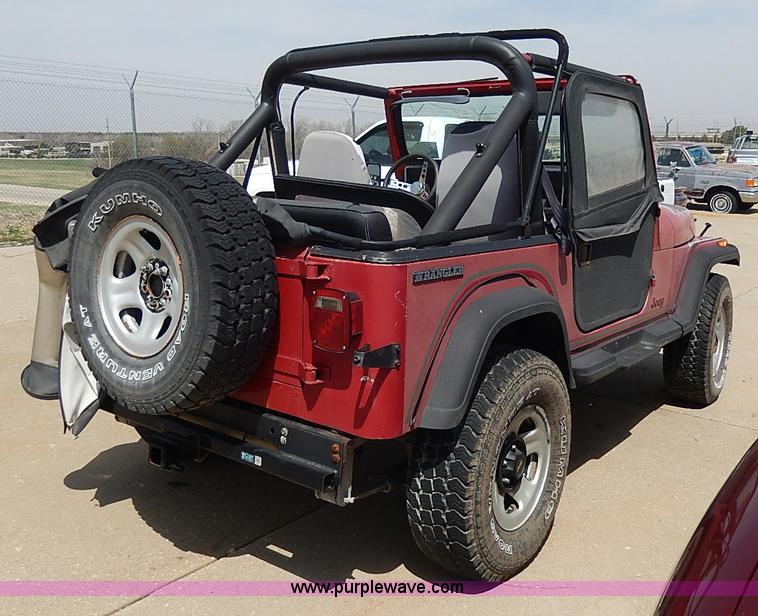 image for item H2612 1987 Jeep Wrangler
