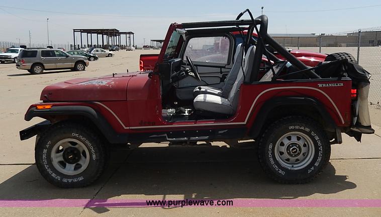 image for item H2612 1987 Jeep Wrangler