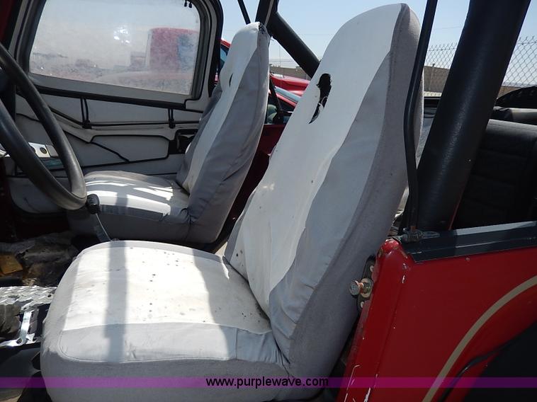 image for item H2612 1987 Jeep Wrangler