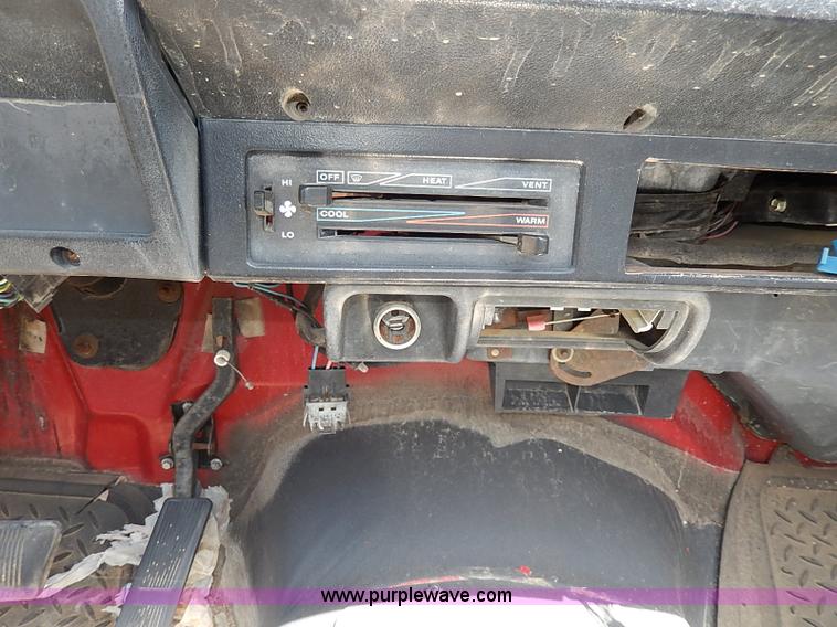 image for item H2612 1987 Jeep Wrangler