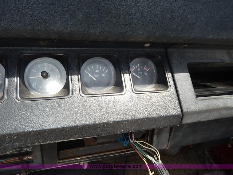 image for item H2612 1987 Jeep Wrangler