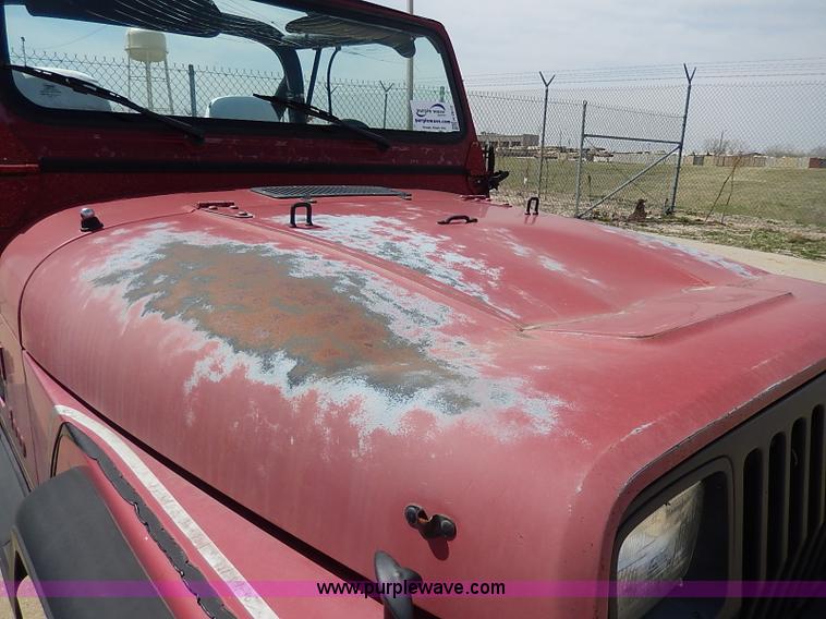 image for item H2612 1987 Jeep Wrangler