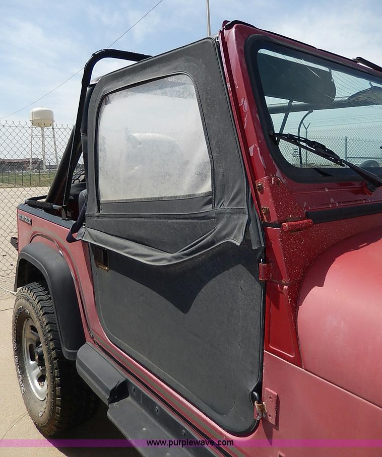 image for item H2612 1987 Jeep Wrangler
