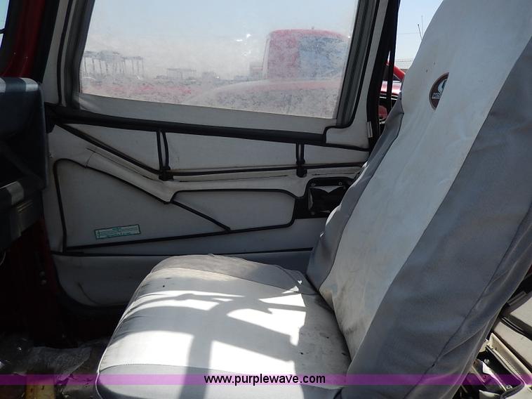 image for item H2612 1987 Jeep Wrangler