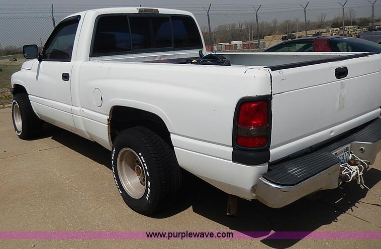 image for item H2613 1996 Dodge Ram 1500