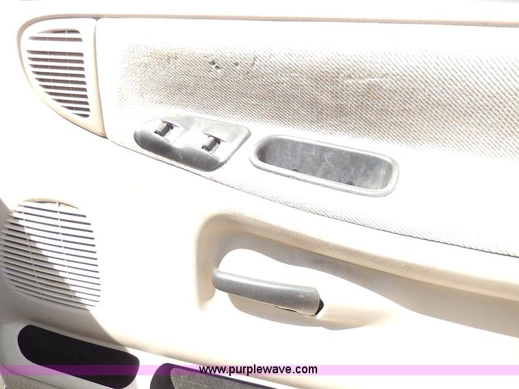 image for item H2613 1996 Dodge Ram 1500