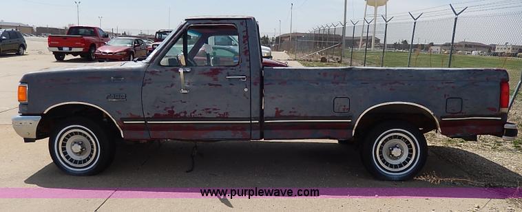 image for item H2615 1988 Ford F150