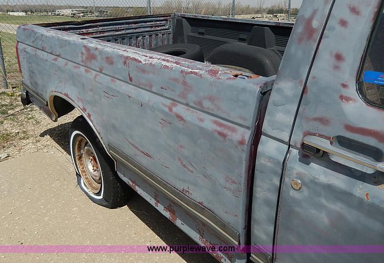 image for item H2615 1988 Ford F150