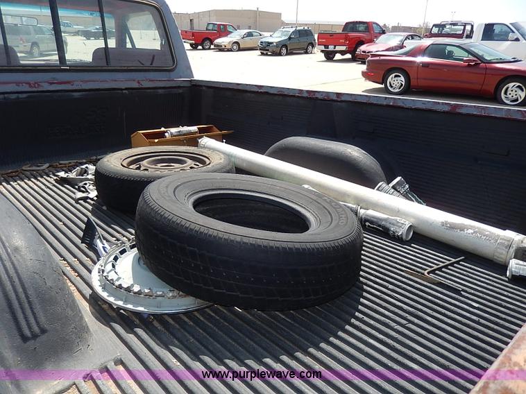 image for item H2615 1988 Ford F150