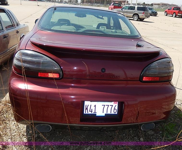 image for item H2618 2001 Pontiac Grand Prix sedan
