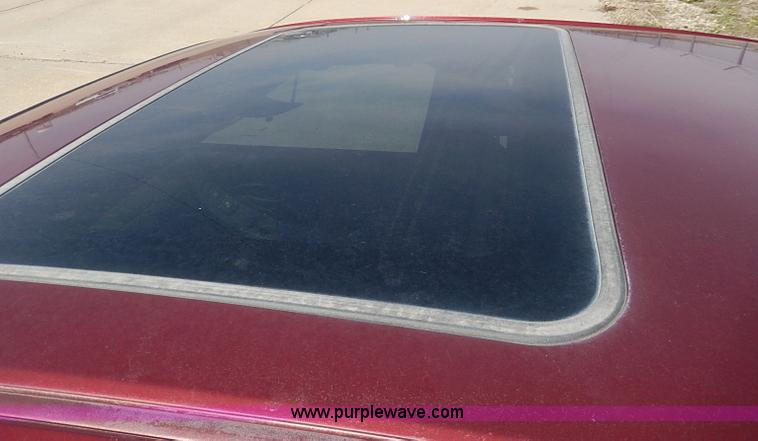 image for item H2618 2001 Pontiac Grand Prix sedan