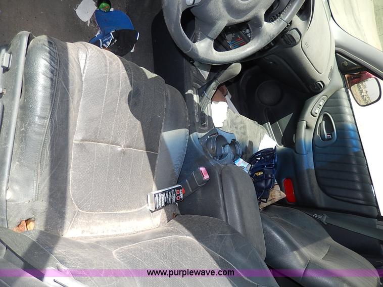image for item H2618 2001 Pontiac Grand Prix sedan