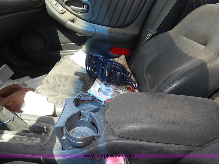 image for item H2618 2001 Pontiac Grand Prix sedan