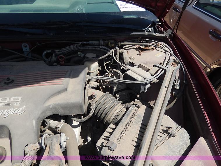 image for item H2618 2001 Pontiac Grand Prix sedan