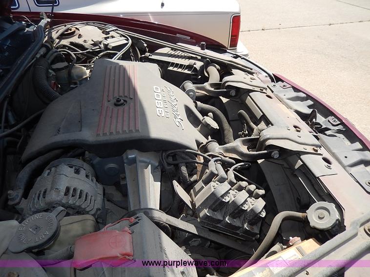 image for item H2618 2001 Pontiac Grand Prix sedan