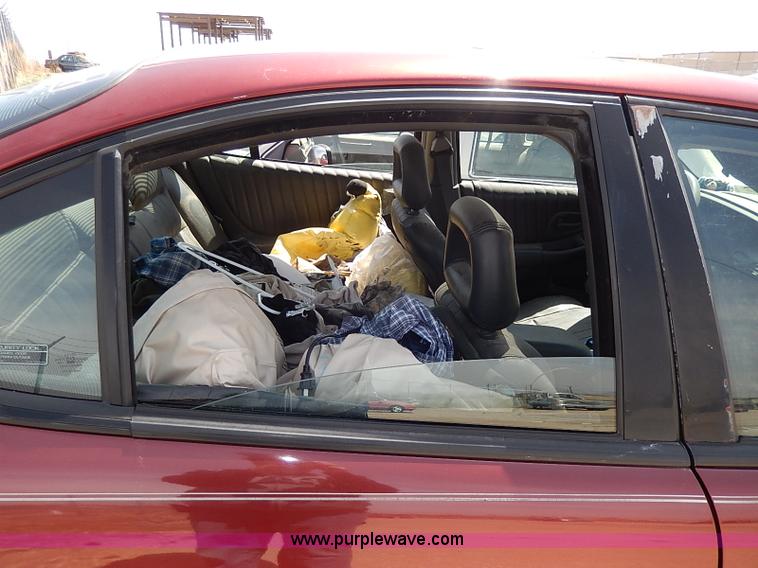 image for item H2618 2001 Pontiac Grand Prix sedan