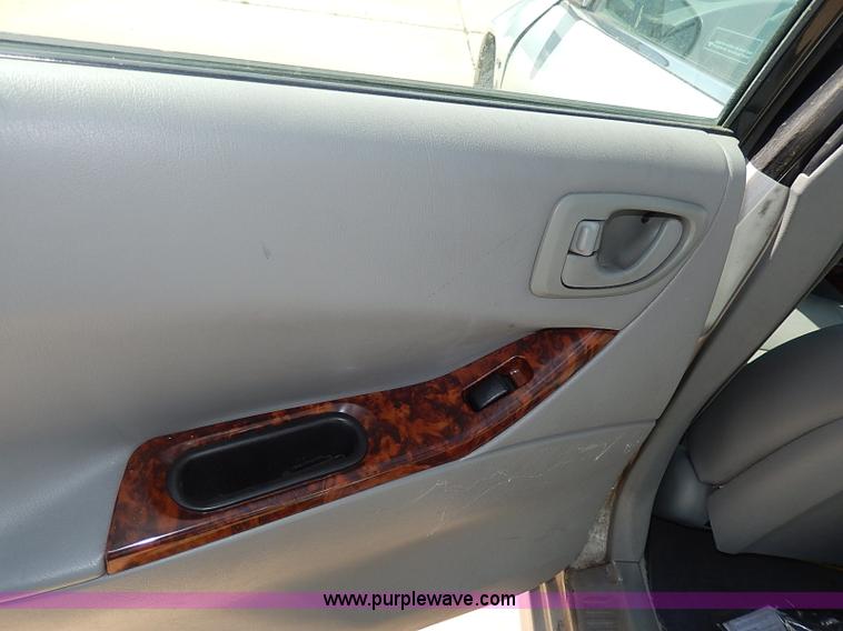 image for item H2620 2000 Mitsubishi Galant LS