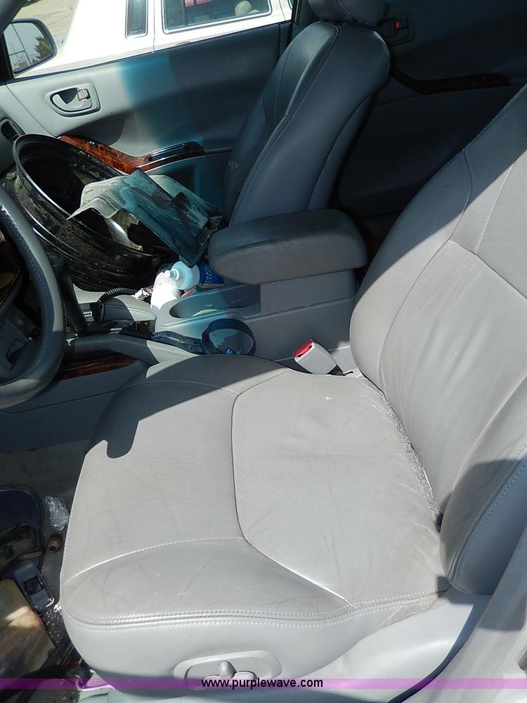 image for item H2620 2000 Mitsubishi Galant LS