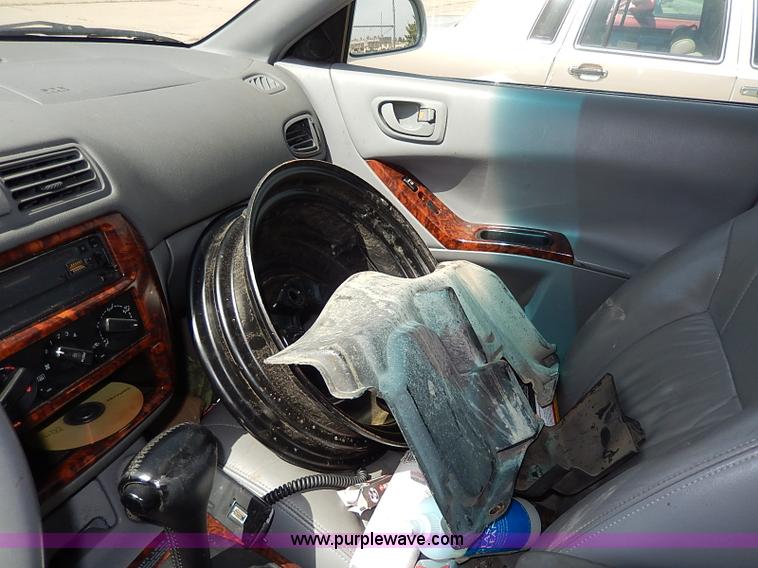 image for item H2620 2000 Mitsubishi Galant LS