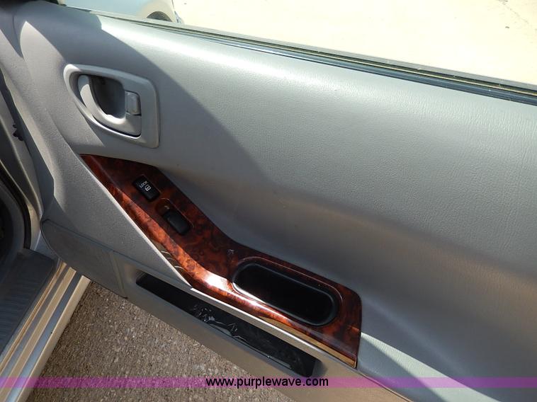 image for item H2620 2000 Mitsubishi Galant LS