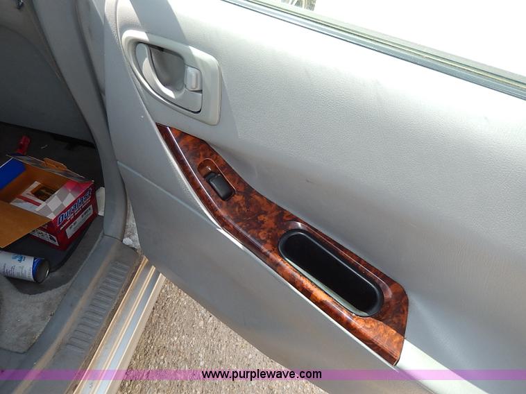 image for item H2620 2000 Mitsubishi Galant LS