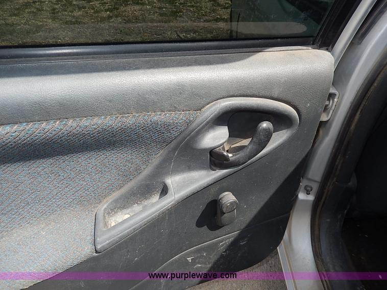 image for item H2622 2000 Chevrolet Cavalier LS sedan