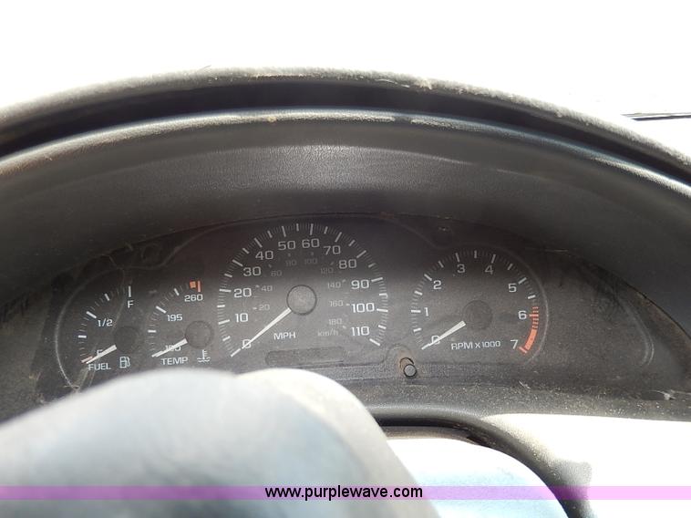 image for item H2622 2000 Chevrolet Cavalier LS sedan