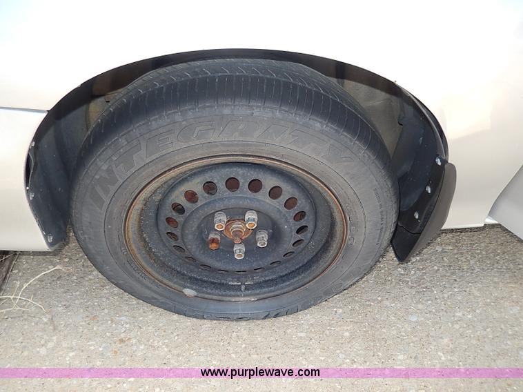 image for item H2622 2000 Chevrolet Cavalier LS sedan