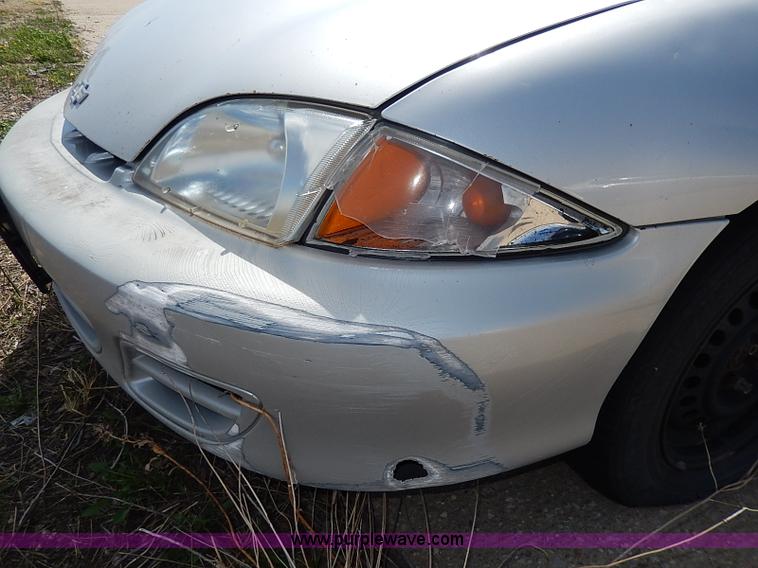 image for item H2622 2000 Chevrolet Cavalier LS sedan