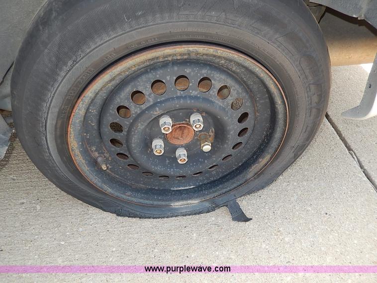 image for item H2622 2000 Chevrolet Cavalier LS sedan