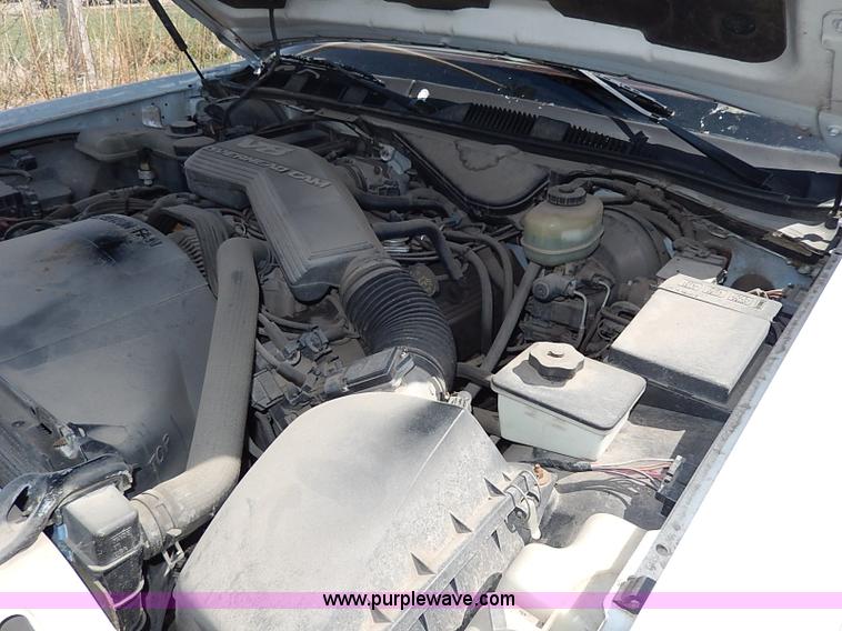 image for item H2624 1993 Lincoln Town Car Executive