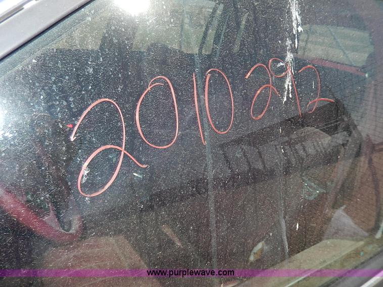 image for item H2624 1993 Lincoln Town Car Executive