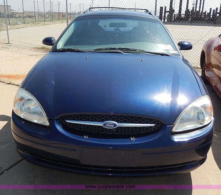 image for item H2625 2001 Ford Taurus SE