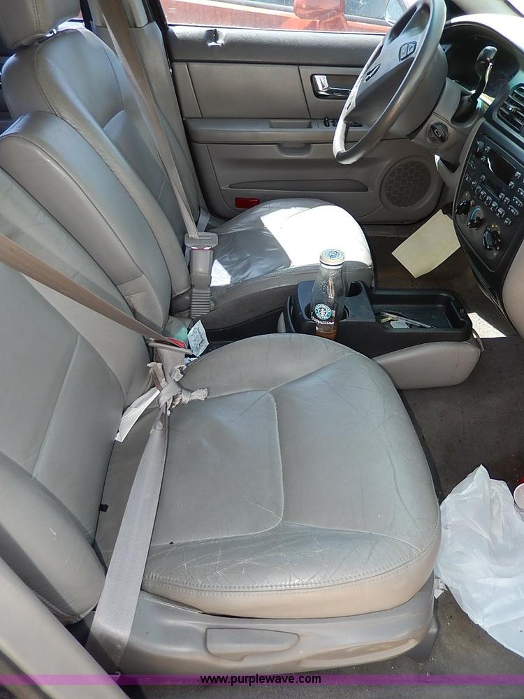 image for item H2625 2001 Ford Taurus SE