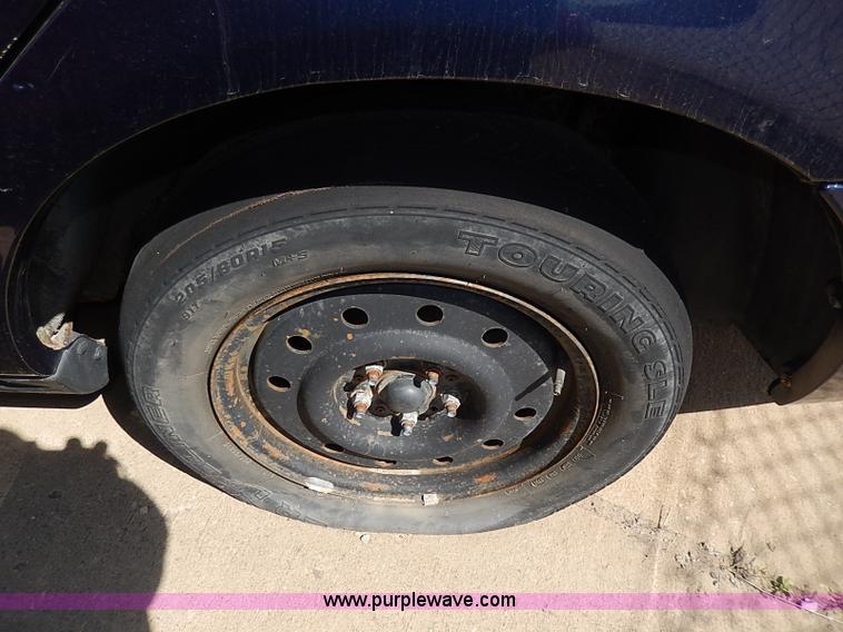 image for item H2625 2001 Ford Taurus SE