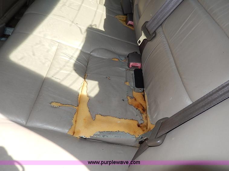 image for item H2627 2000 Toyota Camry LE