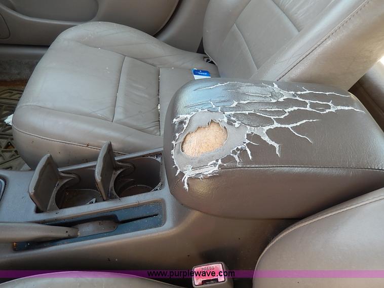 image for item H2627 2000 Toyota Camry LE