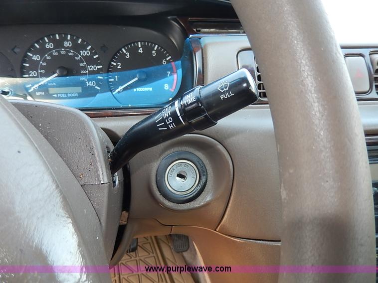 image for item H2627 2000 Toyota Camry LE